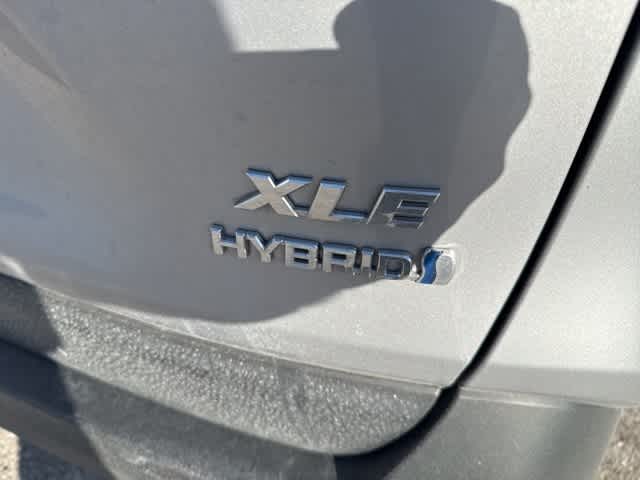 Thumbnail: 2021 Toyota RAV4 - 4