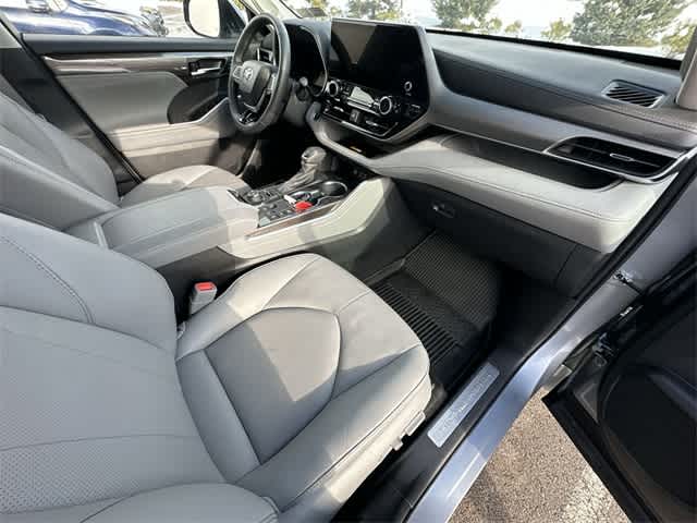 Thumbnail: 2024 Toyota Highlander - 22