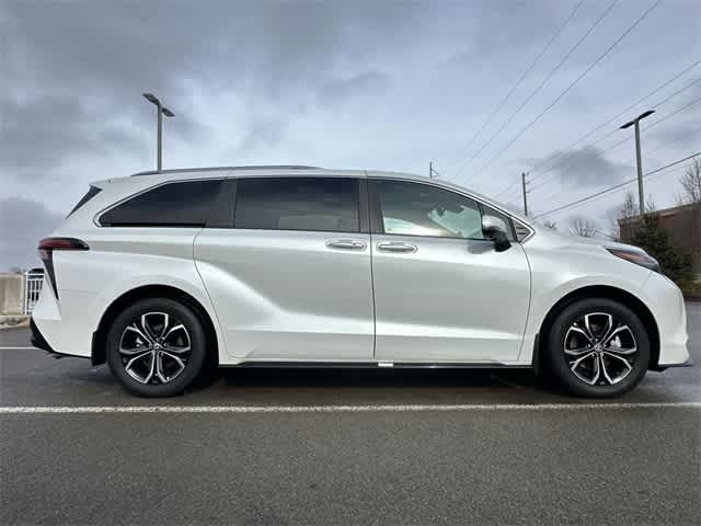 Thumbnail: 2025 Toyota Sienna - 3