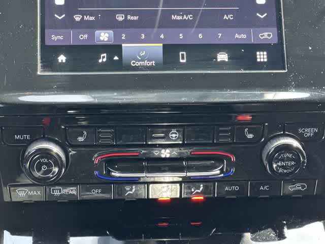 Thumbnail: 2022 Jeep Grand Cherokee - 16