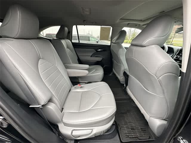 Thumbnail: 2021 Toyota Highlander - 23