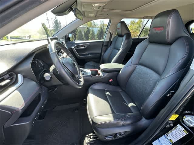 Thumbnail: 2022 Toyota RAV4 - 17