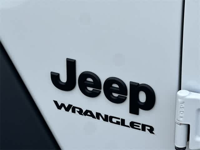 Thumbnail: 2022 Jeep Wrangler - 26