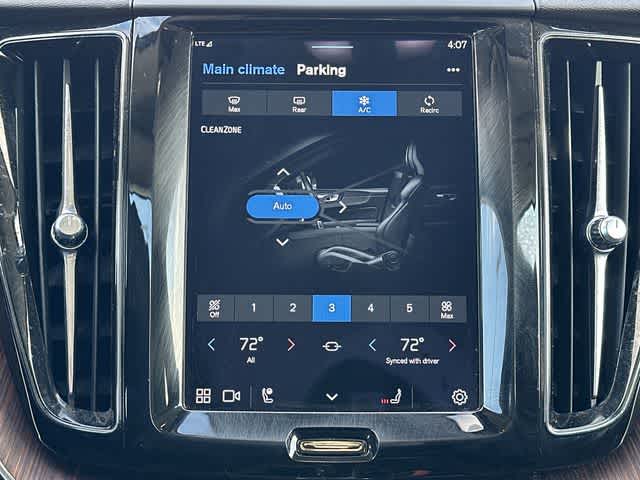 Thumbnail: 2023 Volvo XC60 - 14