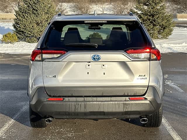 Thumbnail: 2021 Toyota RAV4 - 4
