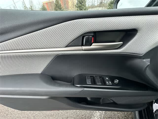 Thumbnail: 2025 Toyota Camry - 17