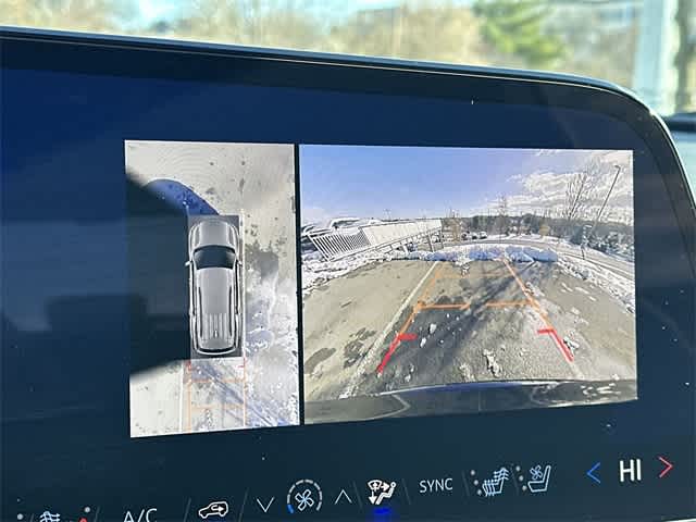 Thumbnail: 2024 Chevrolet Traverse - 15