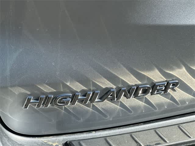 Thumbnail: 2018 Toyota Highlander - 32