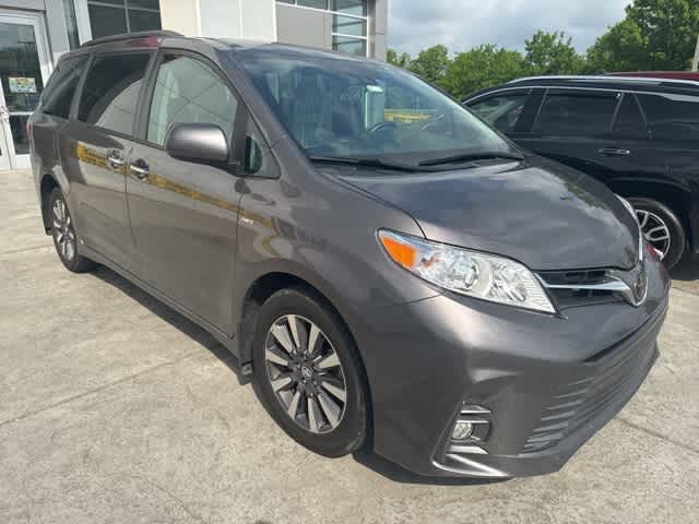 Thumbnail: 2020 Toyota Sienna - 2