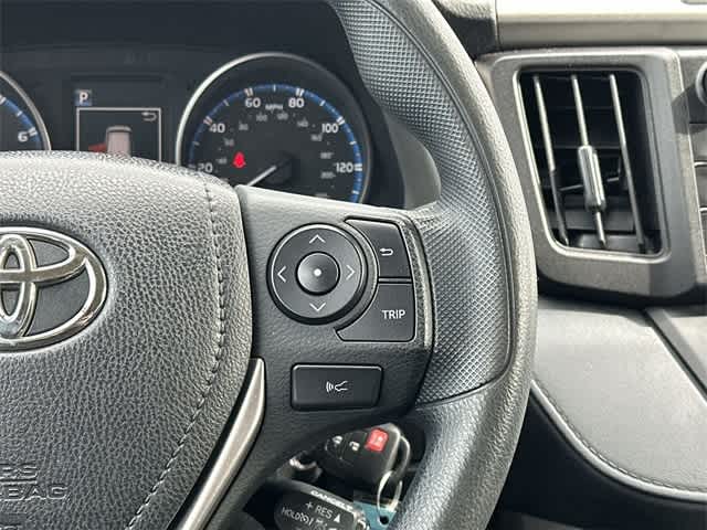 Thumbnail: 2018 Toyota RAV4 - 9