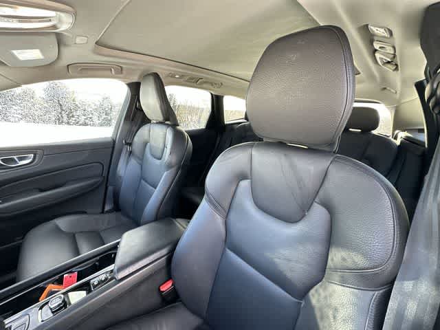 Thumbnail: 2023 Volvo XC60 - 15