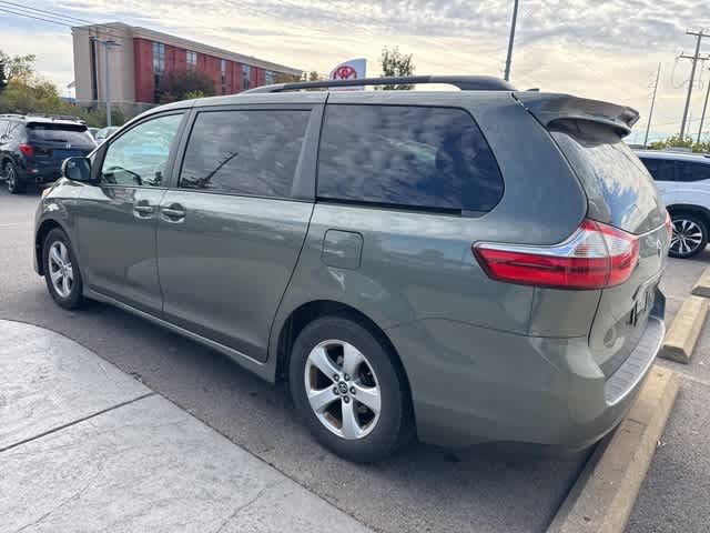 Thumbnail: 2018 Toyota Sienna - 5