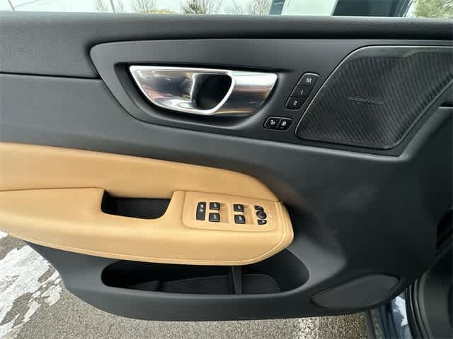 Thumbnail: 2023 Volvo XC60 - 19