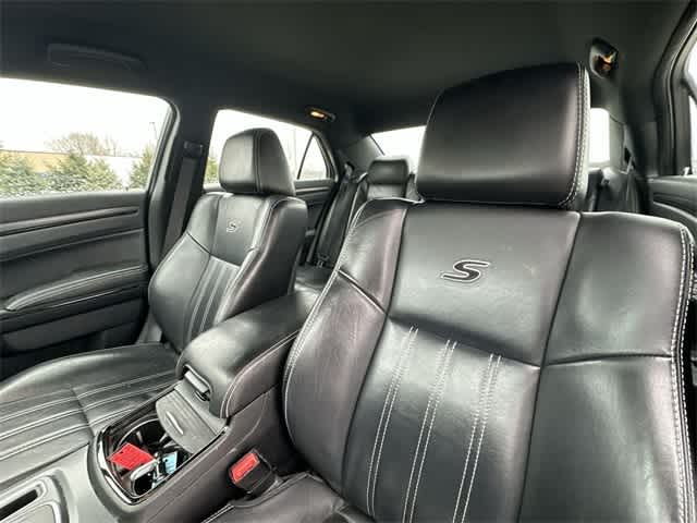 Thumbnail: 2016 Chrysler 300 - 17