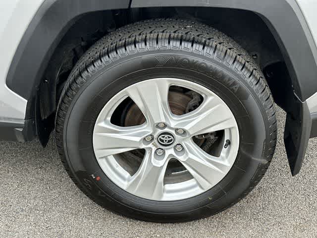 Thumbnail: 2021 Toyota RAV4 - 5