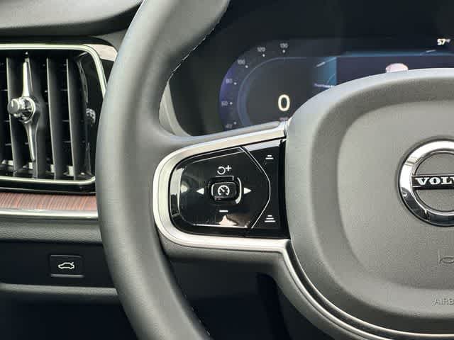 Thumbnail: 2025 Volvo S60 - 9