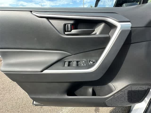 Thumbnail: 2025 Toyota RAV4 - 15