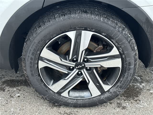 Thumbnail: 2023 Kia Sorento - 5