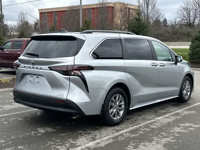 Thumbnail: 2023 Toyota Sienna - 23