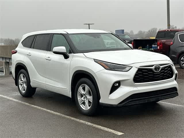Thumbnail: 2023 Toyota Highlander - 31