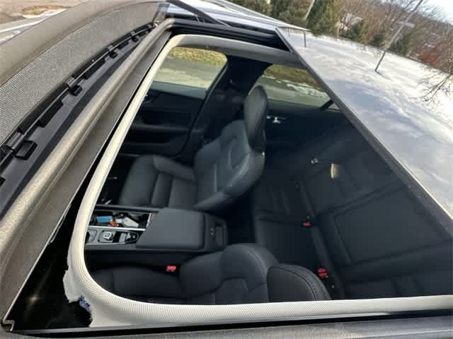 Thumbnail: 2025 Volvo S60 - 6