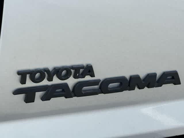 Thumbnail: 2010 Toyota Tacoma - 16