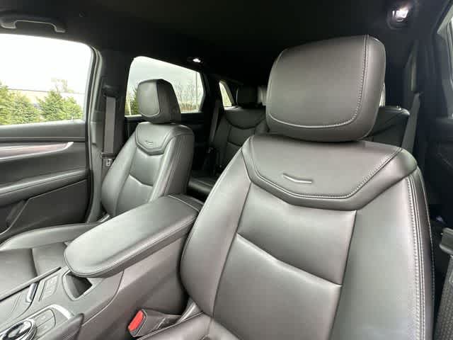 Thumbnail: 2021 Cadillac XT5 - 16