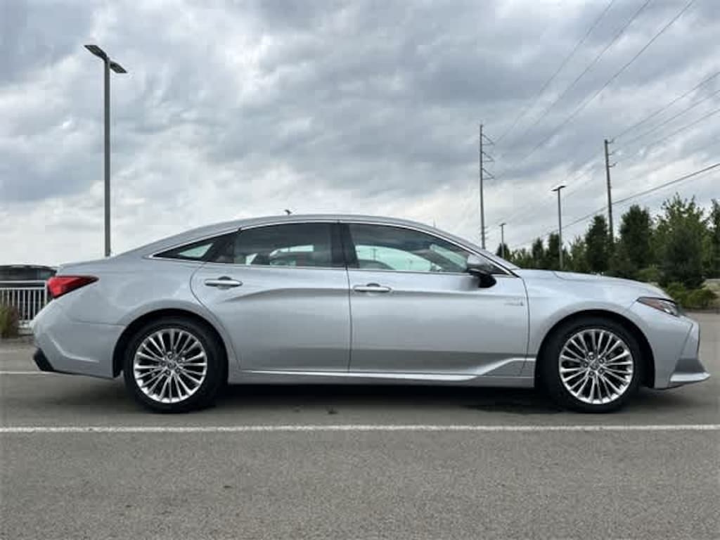 Used 2021 Toyota Avalon Hybrid Limited Sedan