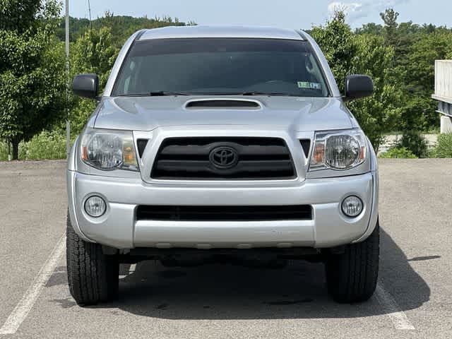 Thumbnail: 2010 Toyota Tacoma - 19