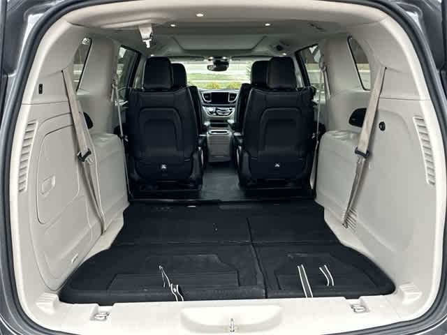 Thumbnail: 2019 Chrysler Pacifica - 30