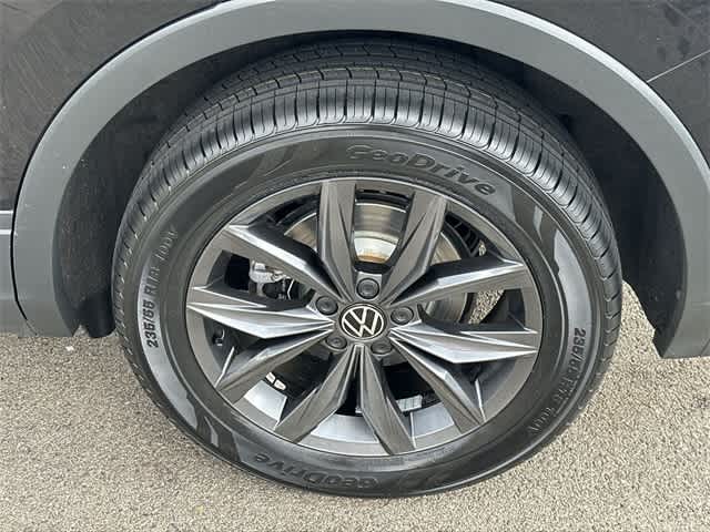 Thumbnail: 2022 Volkswagen Tiguan - 5