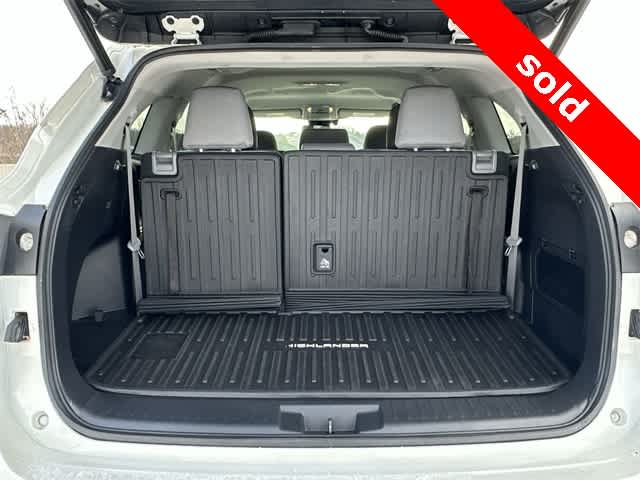 Thumbnail: 2021 Toyota Highlander - 23