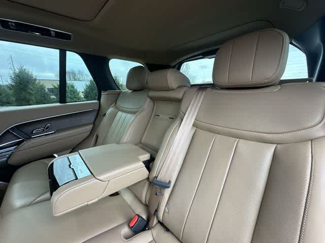 Thumbnail: 2025 Land Rover Range Rover - 18