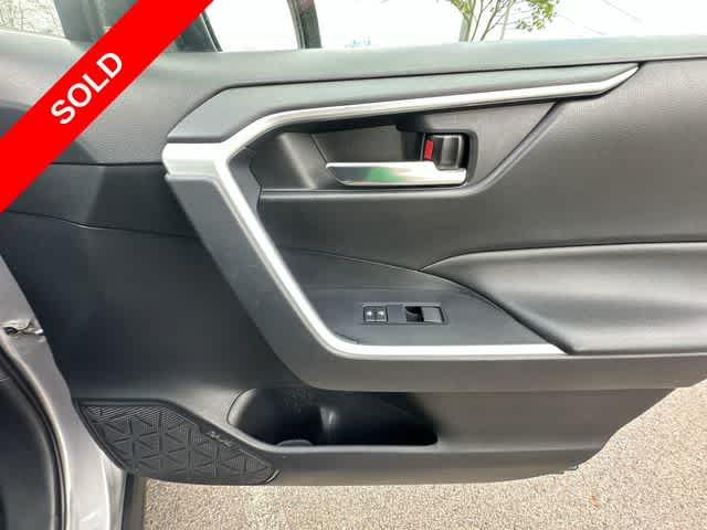 Thumbnail: 2021 Toyota RAV4 - 22