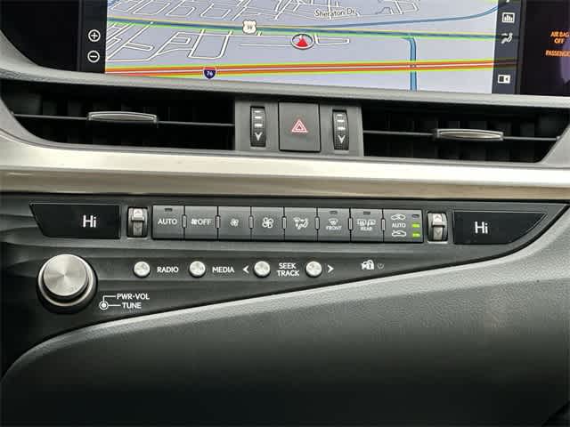 Thumbnail: 2021 Lexus ES - 16