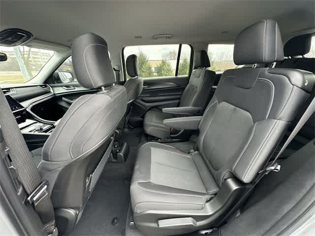 Thumbnail: 2023 Jeep Grand Cherokee - 19