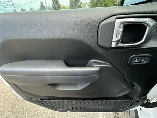 Thumbnail: 2022 Jeep Wrangler - 18