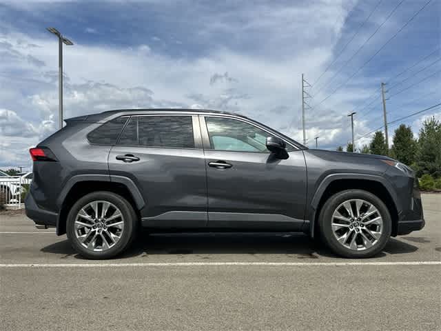 Thumbnail: 2019 Toyota RAV4 - 3