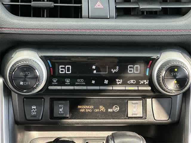 Thumbnail: 2022 Toyota RAV4 - 15