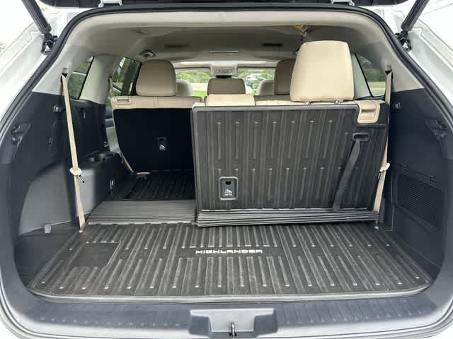 Thumbnail: 2023 Toyota Highlander - 26