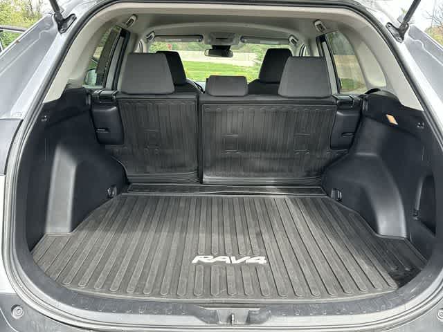 Thumbnail: 2021 Toyota RAV4 - 24