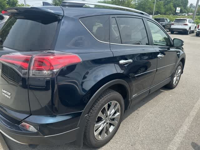Thumbnail: 2017 Toyota RAV4 - 5