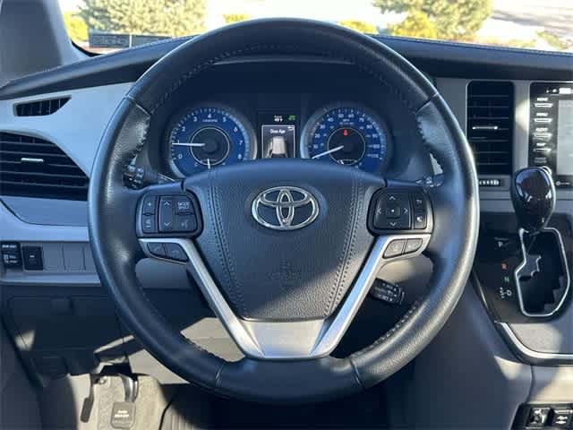 Thumbnail: 2020 Toyota Sienna - 8