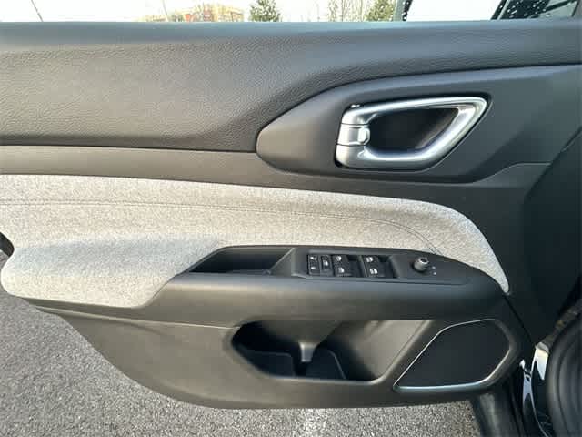 Thumbnail: 2022 Jeep Compass - 18