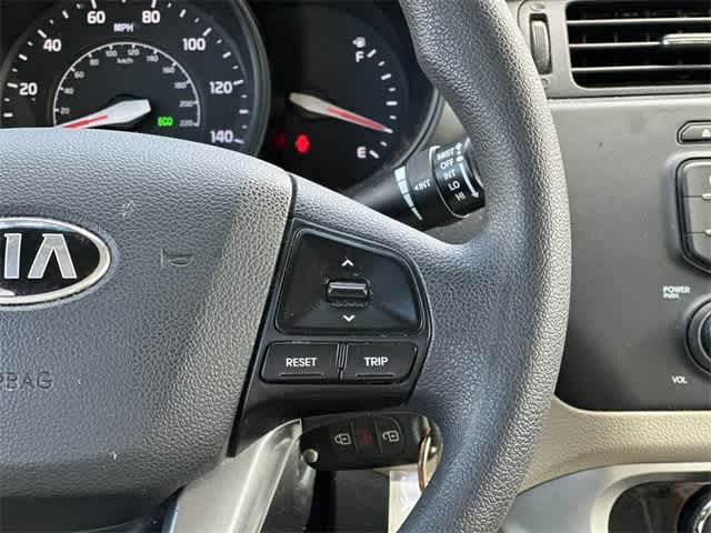 Thumbnail: 2013 Kia Rio - 9