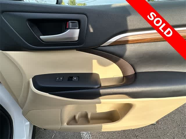 Thumbnail: 2018 Toyota Highlander - 25