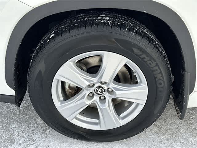 Thumbnail: 2021 Toyota Highlander - 5
