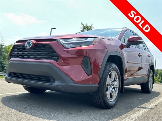 2022 Toyota RAV4 XLE 28