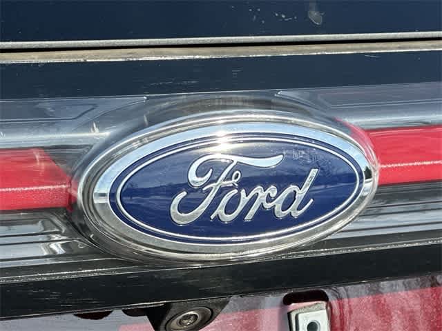 Thumbnail: 2017 Ford Edge - 28