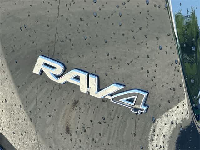 Thumbnail: 2017 Toyota RAV4 - 20